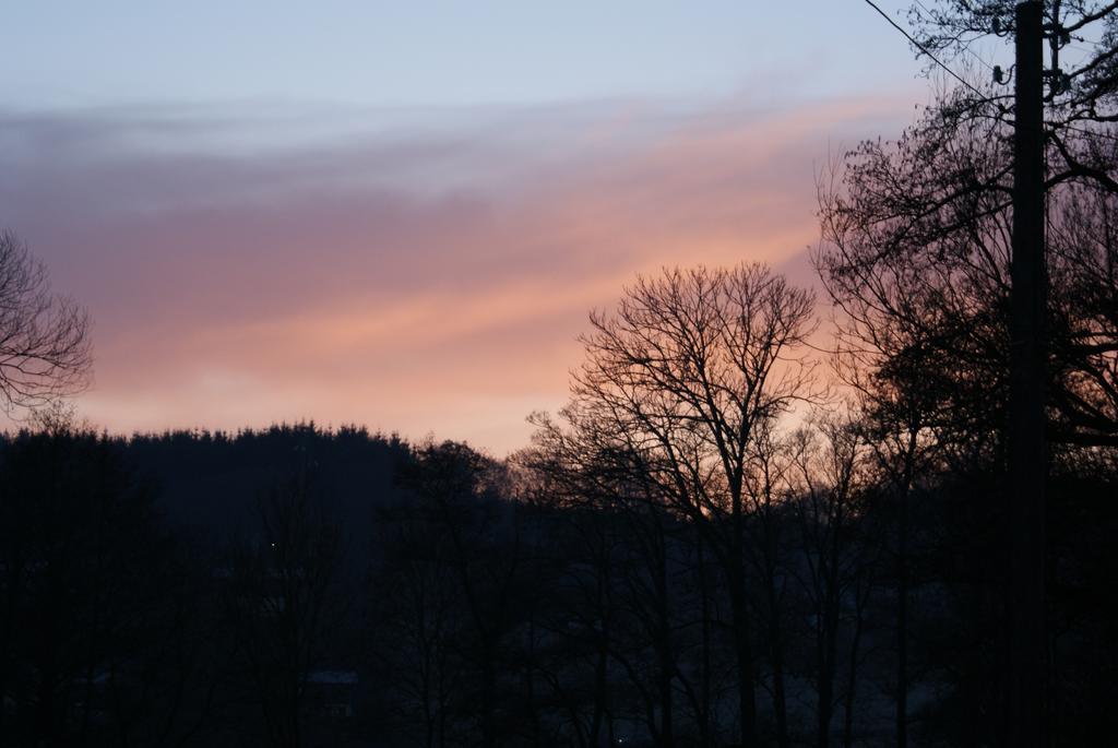 Le Gite De L Ourthe Ortheuville Bagian luar foto