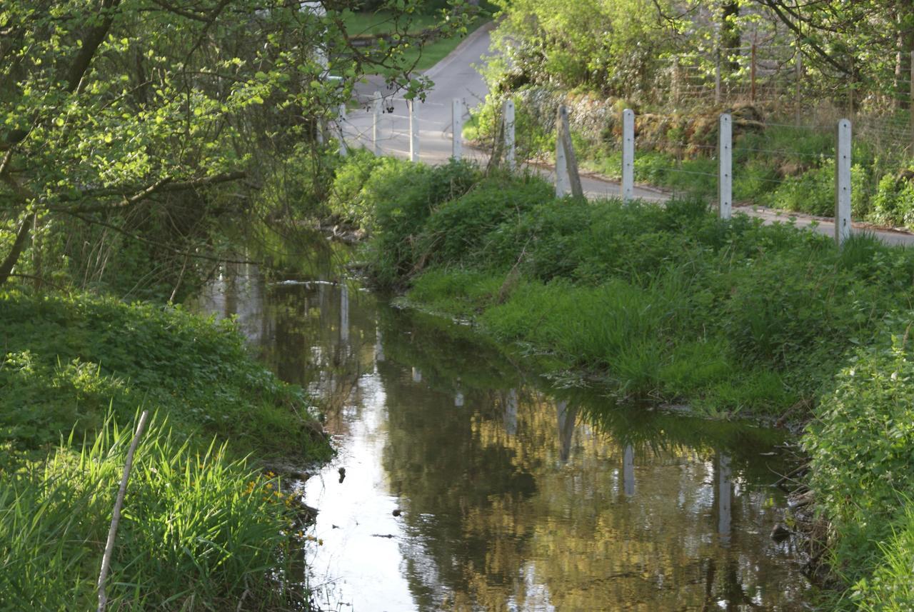 Le Gite De L Ourthe Ortheuville Bagian luar foto