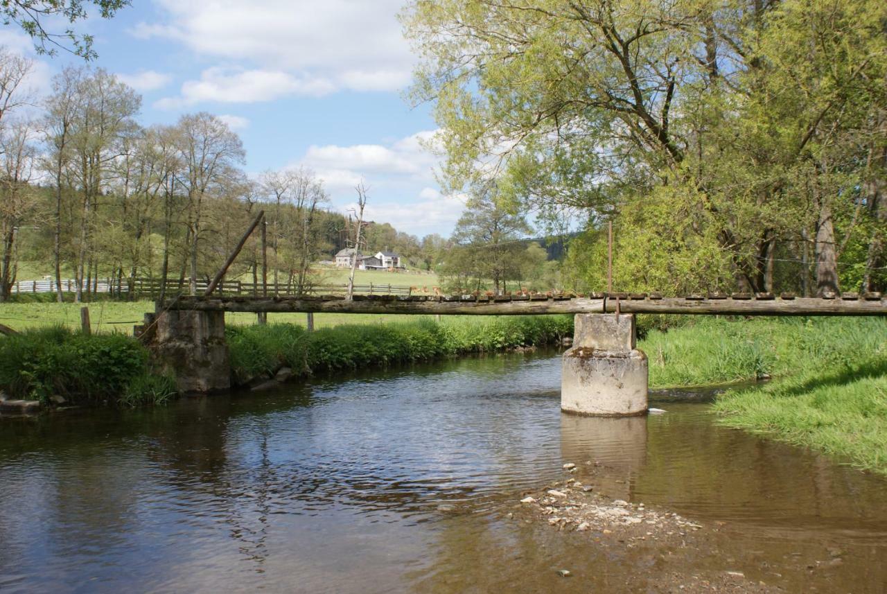 Le Gite De L Ourthe Ortheuville Bagian luar foto